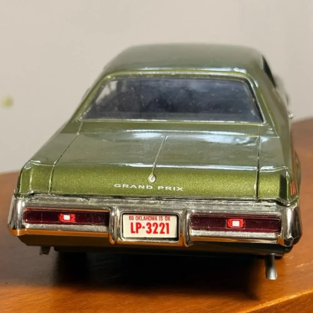 Ertl 1969 Pontiac Grand Prix SJ 428 Verdaro Green 1/18 Diecast As Is